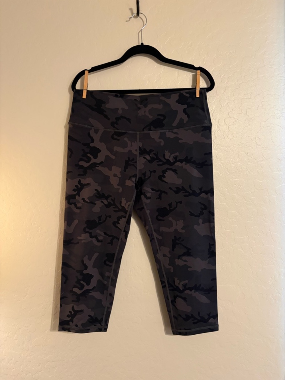 ZYIA Camo Crop Leggings - Black & Green Camo